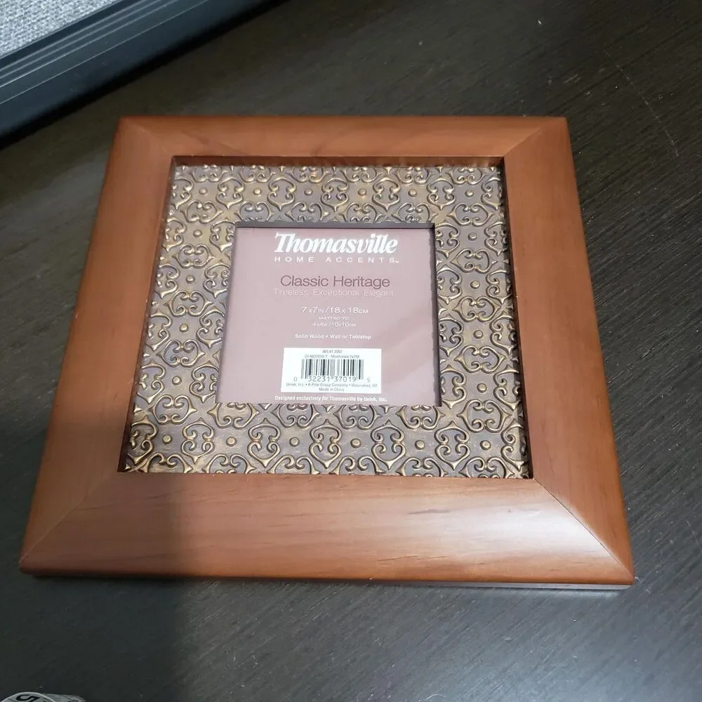 Thomasville Home Accent  Solid Wood Wall/tabletop Picture Frame 7